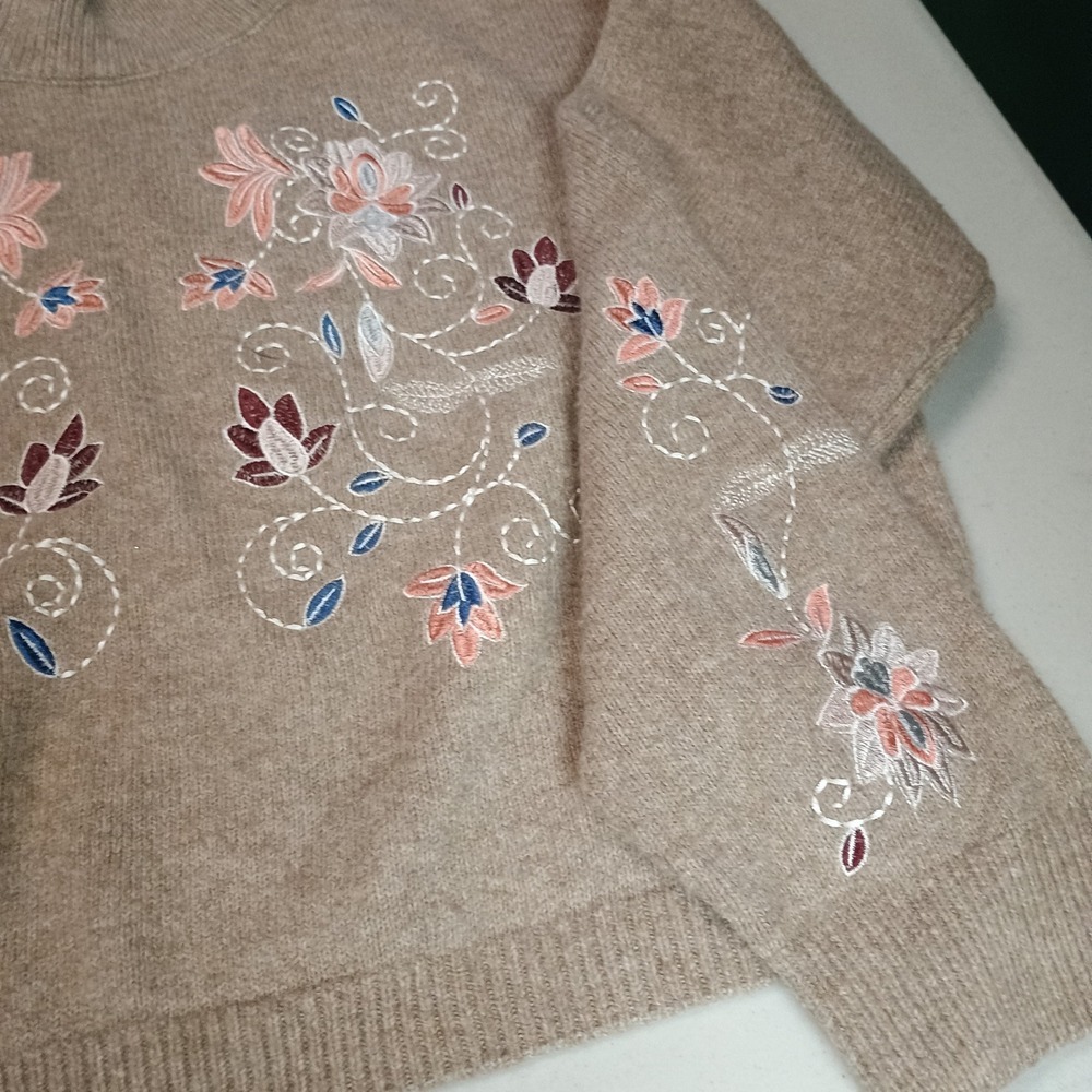 Versona L‎ Embroidered Floral Mock Neck Sweater Taupe Cottagecore Pullover - Picture 7 of 10